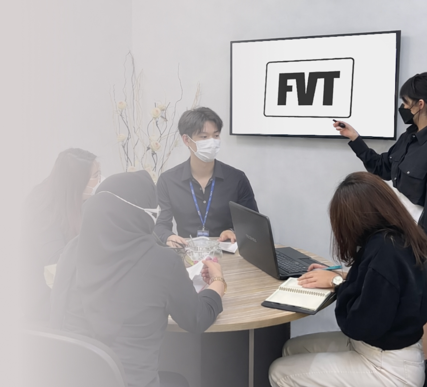 Mobile :: Home Masthead :: 03